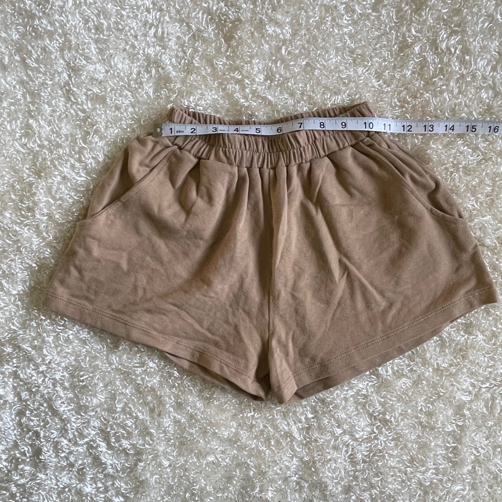 Shorts - Picture 2 of 7